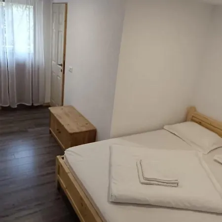 Πανσιόν Groapa Seaca 2*